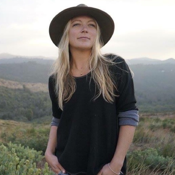 Meet your Posher, Kayli - Picture 1 of 1